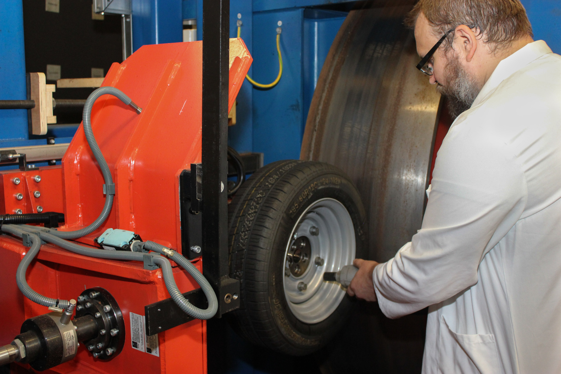 Tyre testing rigs